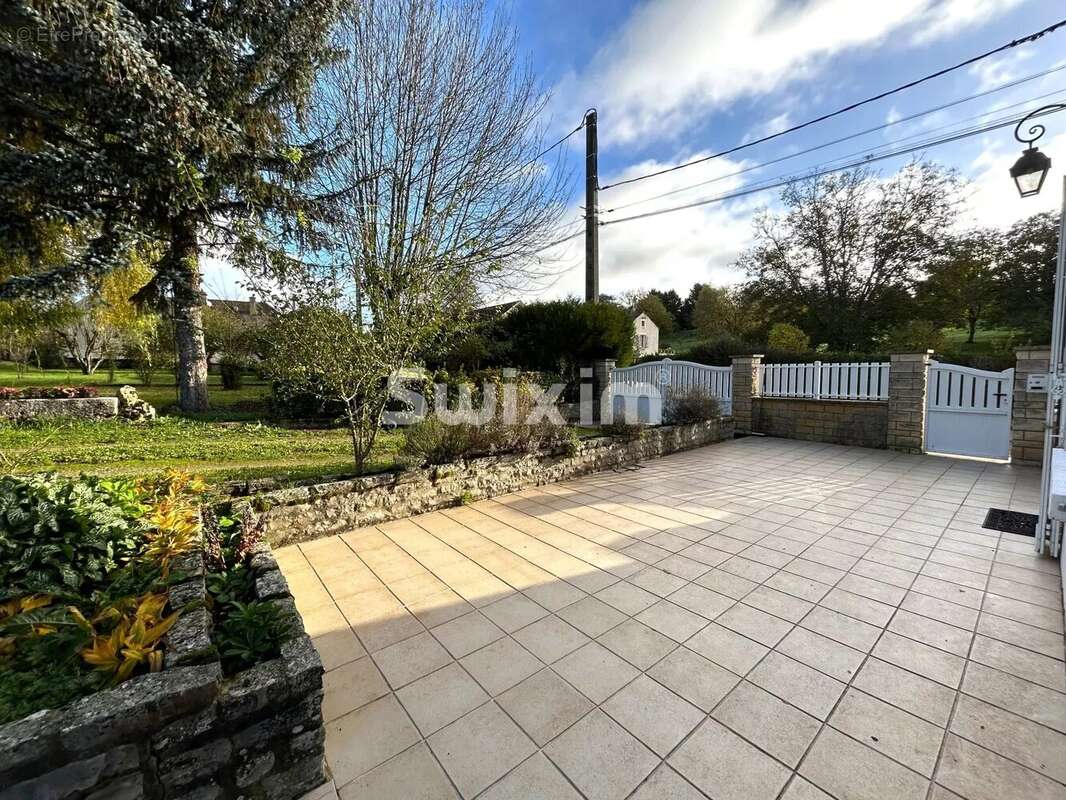 Maison à GIROLLES