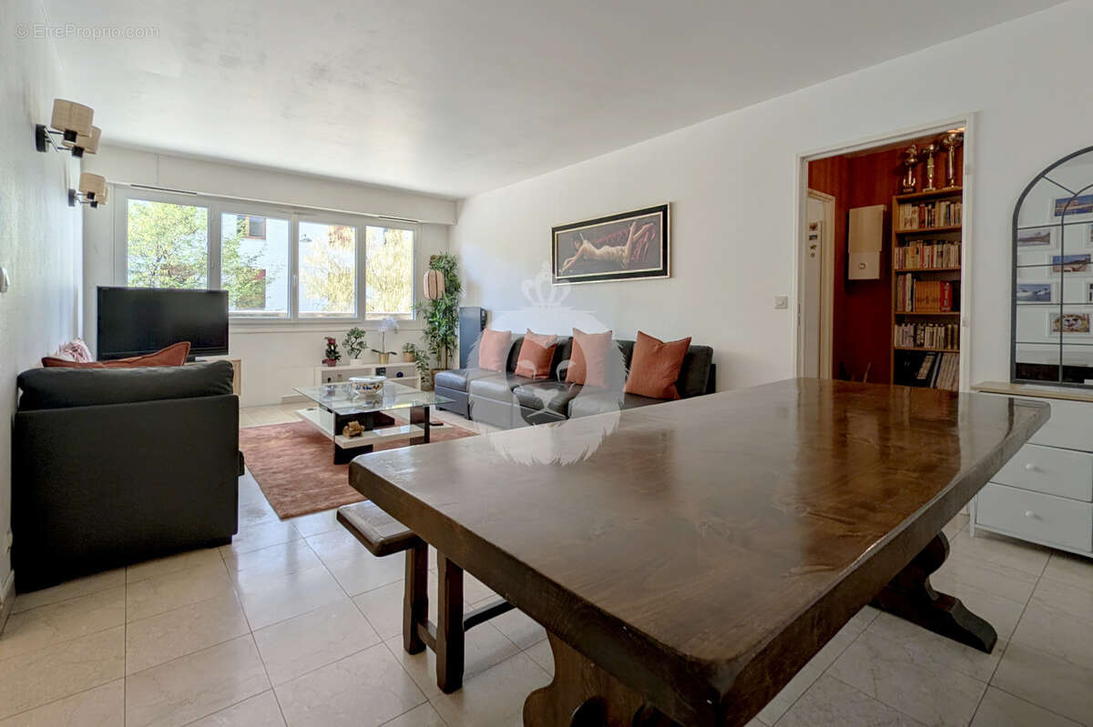 Appartement à PARIS-12E