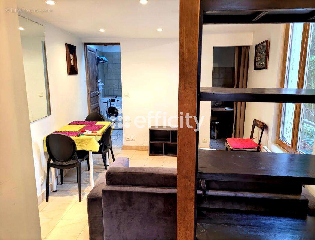 Appartement à COURBEVOIE