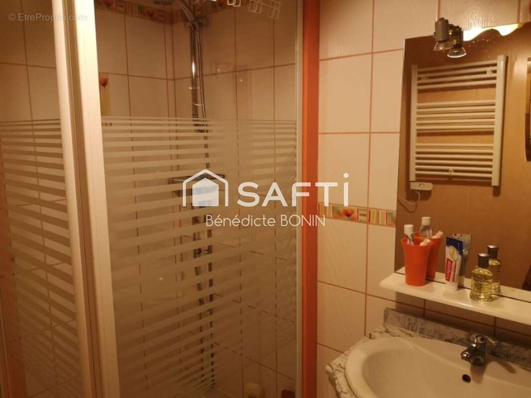 Maison 109 m² à Saint-Thomas-De-Conac  - photo 7