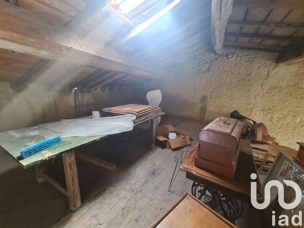 Photo 6 - Parking à SURGERES