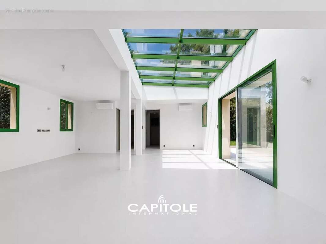 Antibes – villa d’exception rénovée avec vue mer  prestations ultra luxe - photo 7