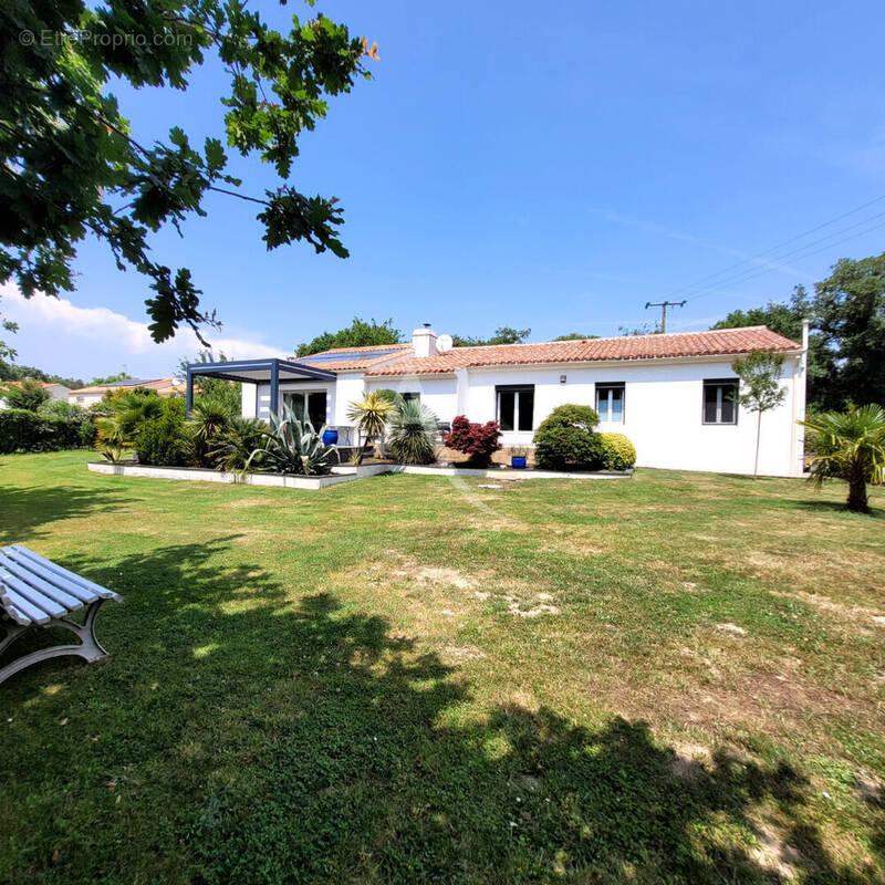 Maison à SAINT-AVAUGOURD-DES-LANDES