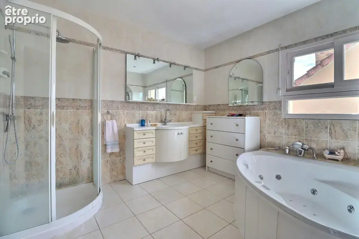 Maison 209 m² - 4 chambres - Terrain de 1020 m² - photo 17