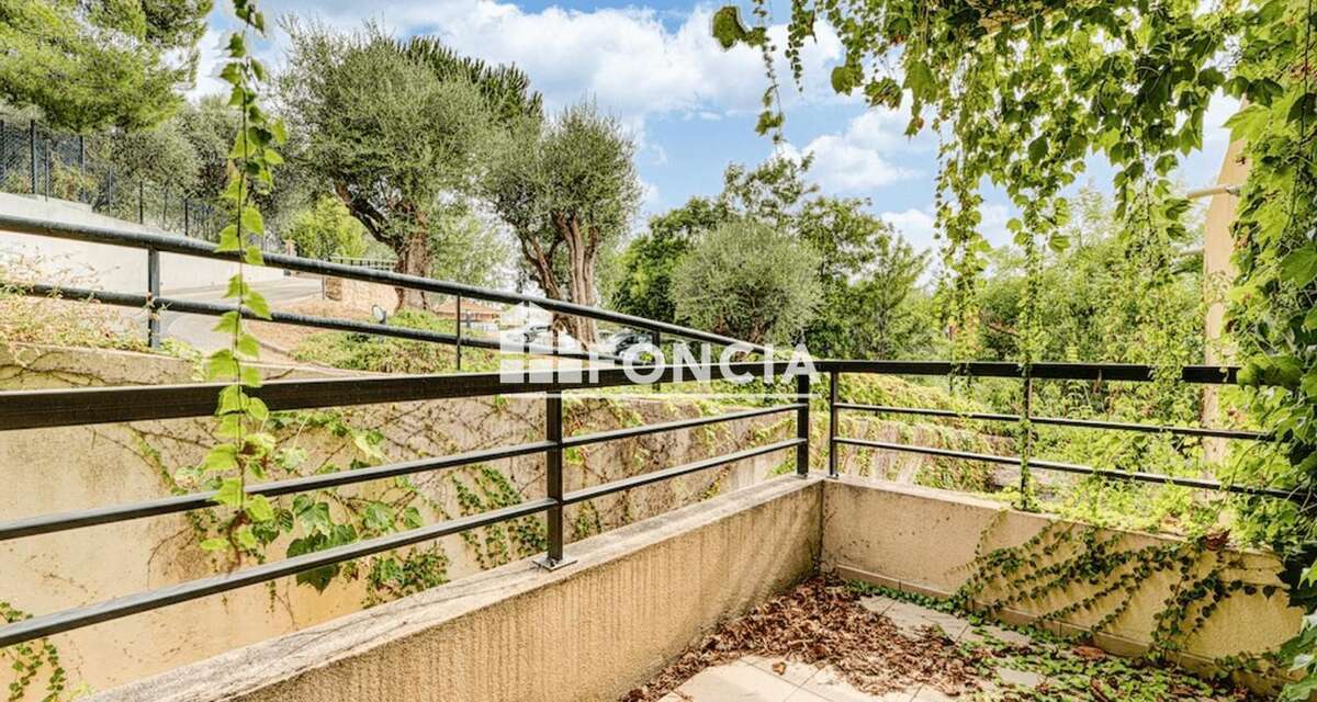NICE Corniche Fleurie - 2 pièces avec terrasse, piscine et stationnement dans résidence de standing récente - photo 3