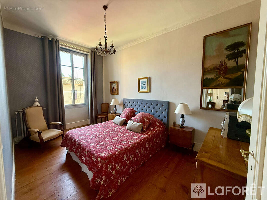 Maison de maître de 1843 - Le charme de l'ancien allié au confort moderne - photo 16