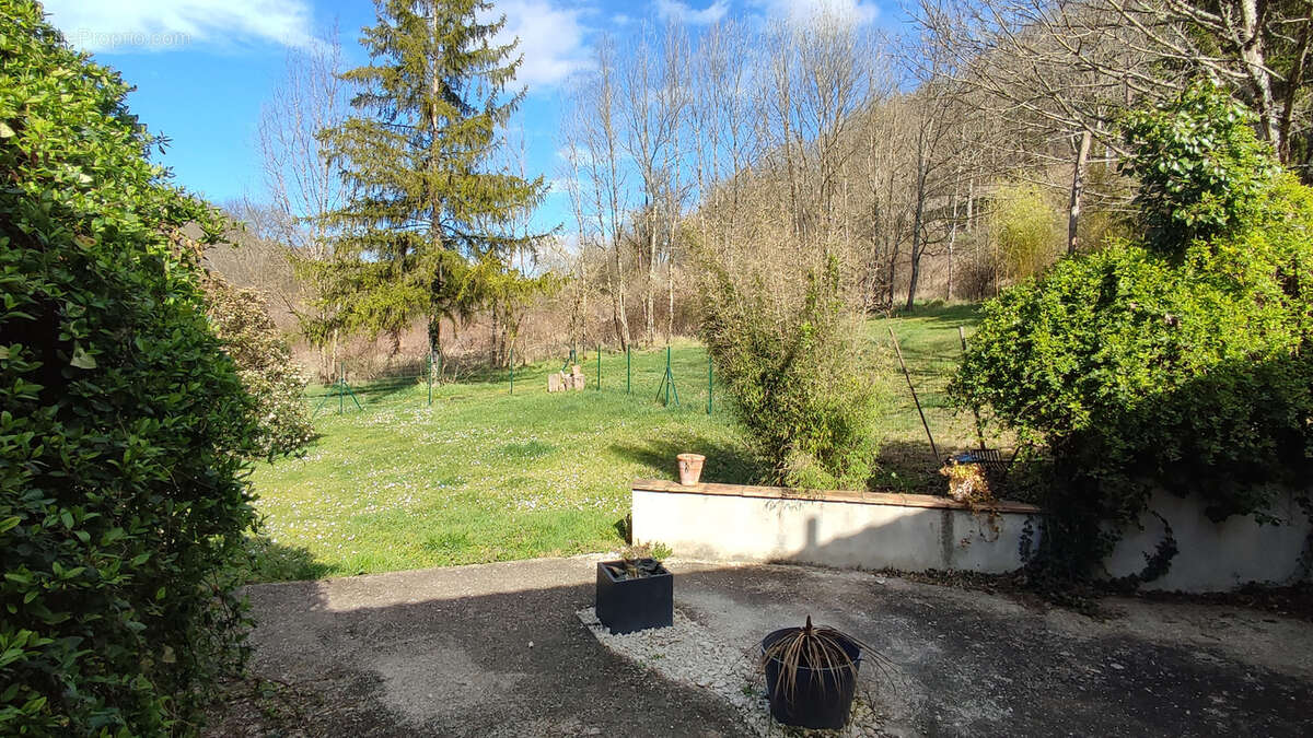 Maison à MONTAIGU-DE-QUERCY