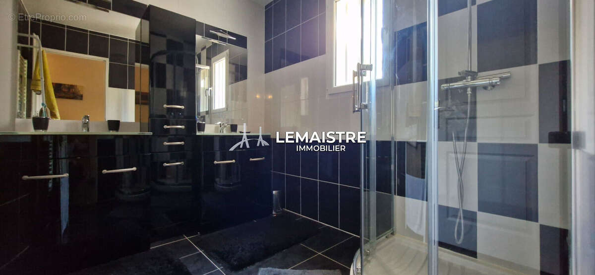 Maison à vendre - 217.98 m² - Saint-Pierre-en-Port - 6 chambres - Vue dégagée - Plage à pied - photo 8