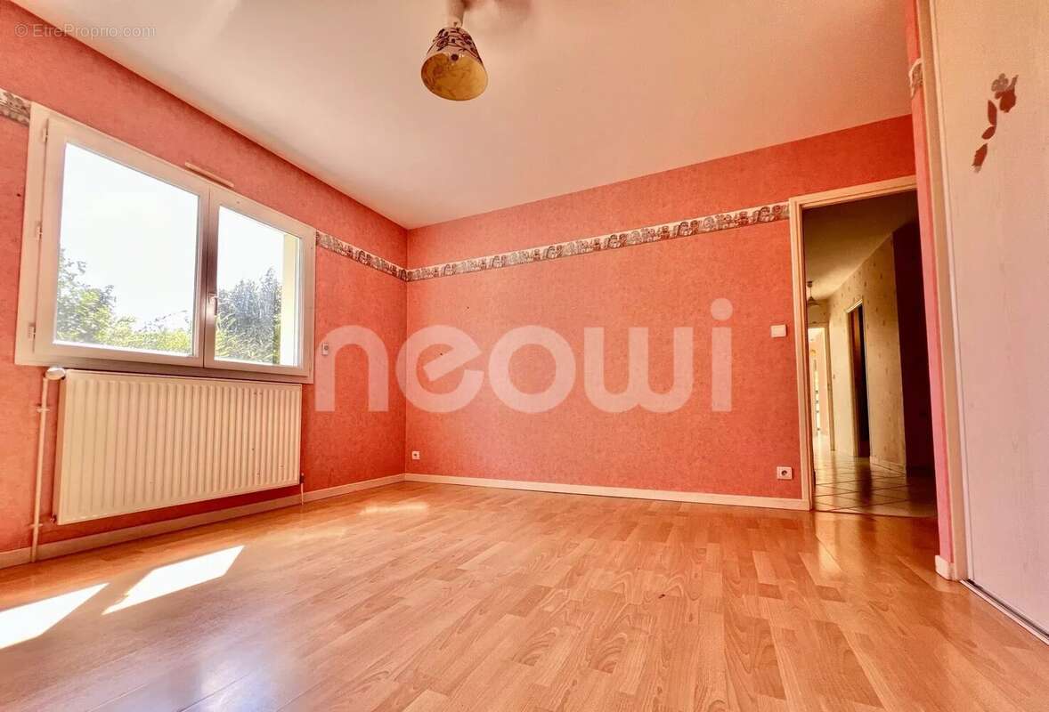 Maison à SAINT-BONNET-PRES-RIOM