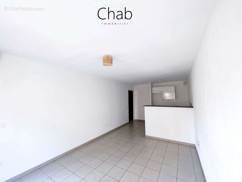 Appartement à MARSEILLE-4E