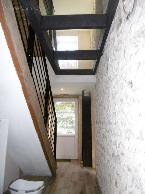 Maison à SAINT-CHRISTOPHE-EN-BRIONNAIS