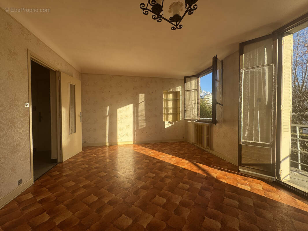 Appartement à MEYLAN