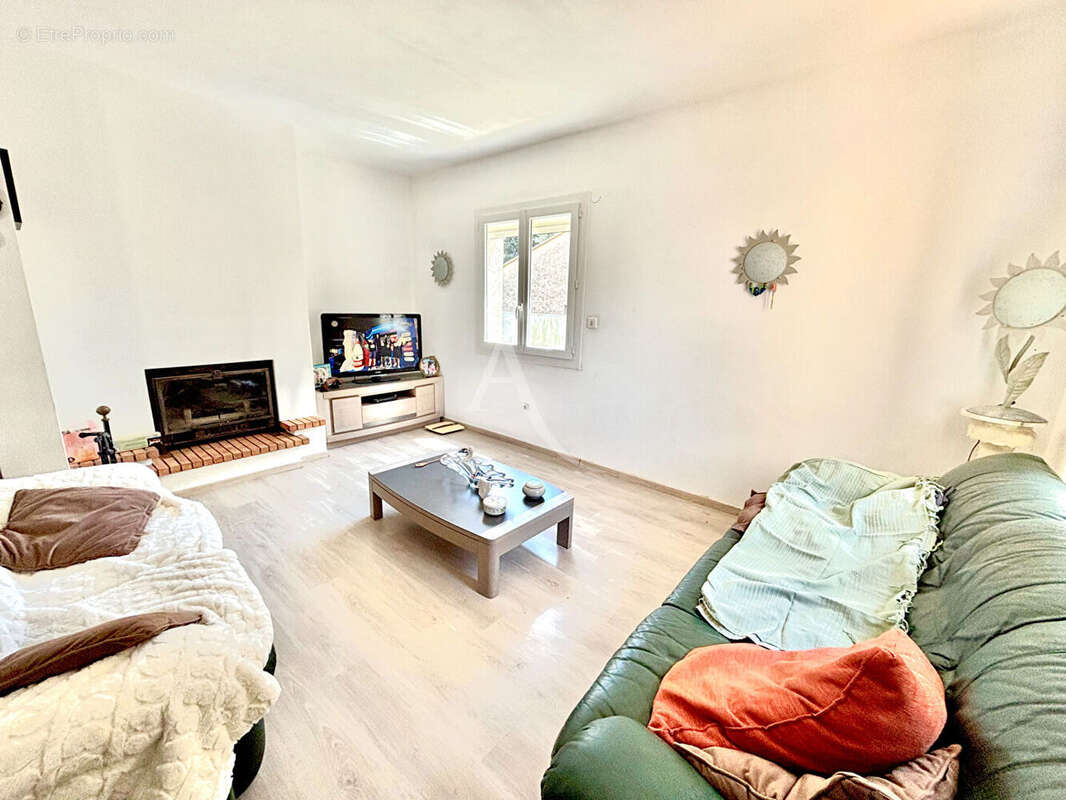 Maison à VILLEVEYRAC