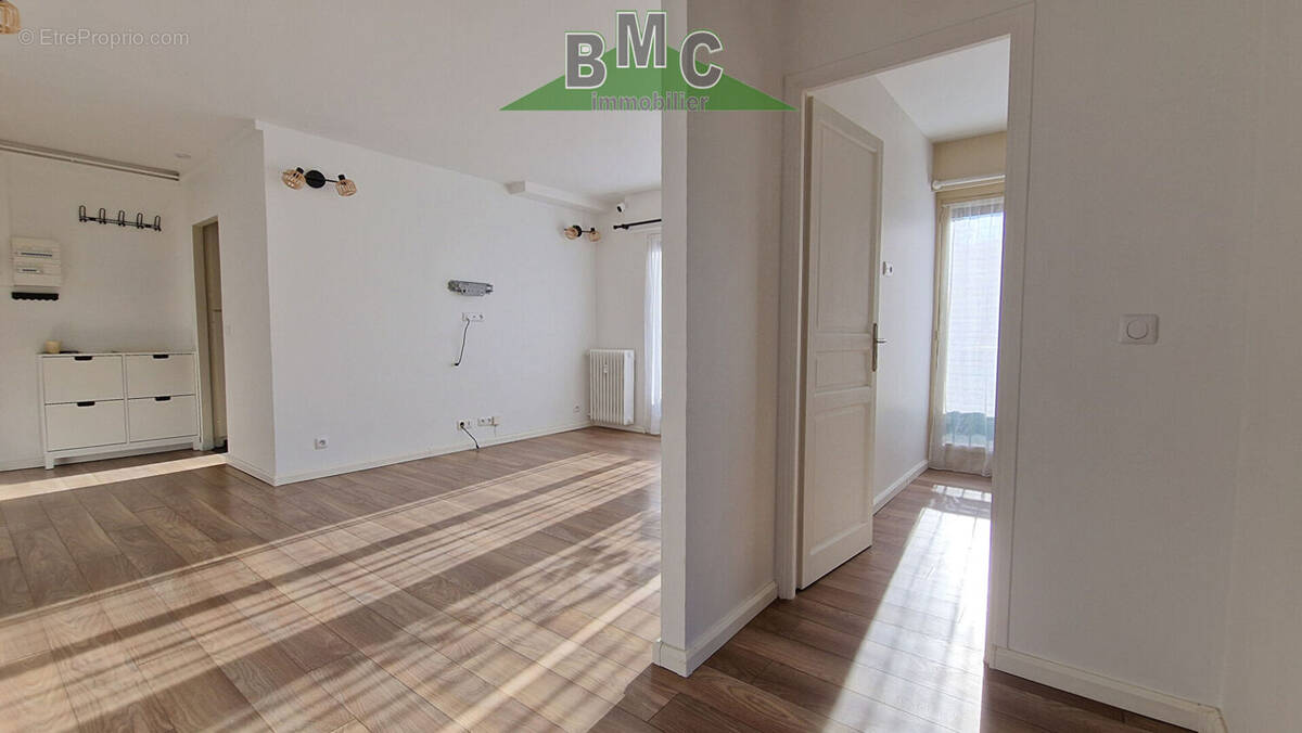 Appartement à LE PLESSIS-BOUCHARD