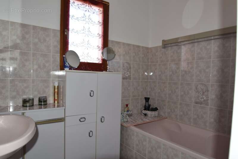 Maison à LA BREE-LES-BAINS