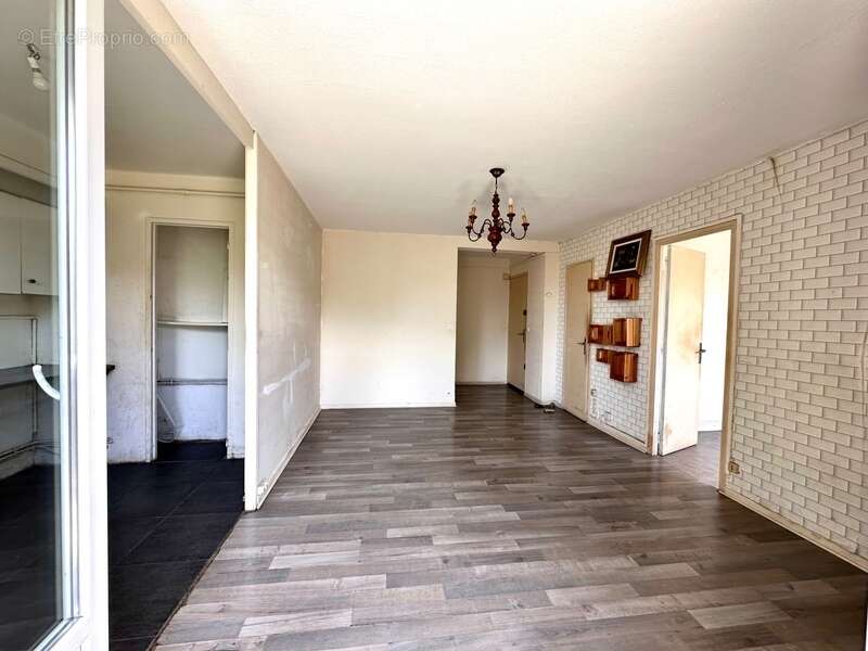 Appartement à MARSEILLE-8E