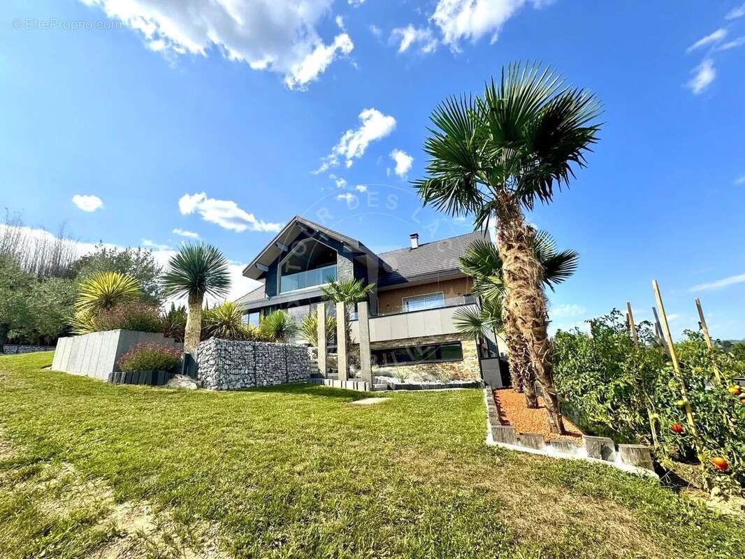 Villa contemporaine sur les hauteurs de Rumilly À vendre - photo 2