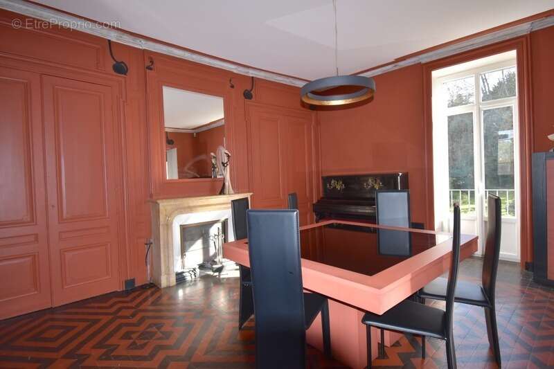 Maison à LACENAS
