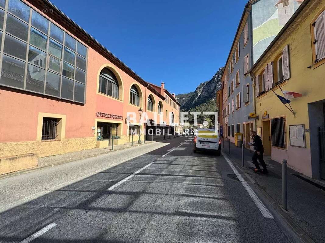 Commerce à LEVENS