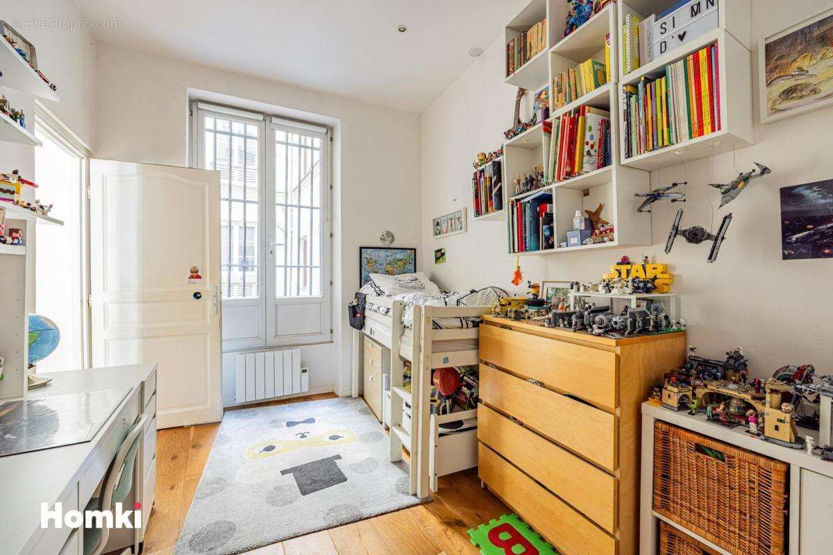 Appartement à PARIS-10E
