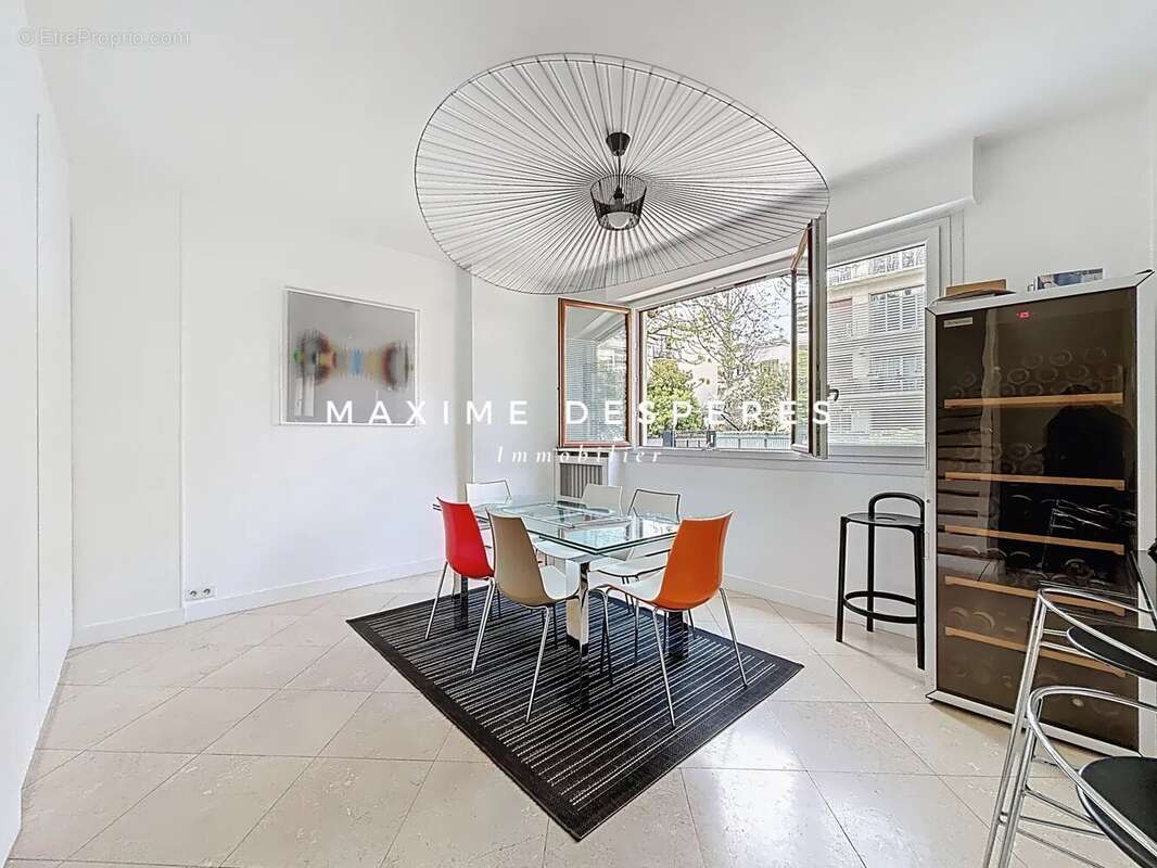 Appartement à NEUILLY-SUR-SEINE