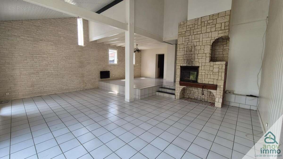 Maison à BLANZAC-PORCHERESSE