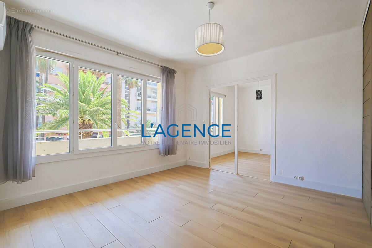 Appartement à HYERES