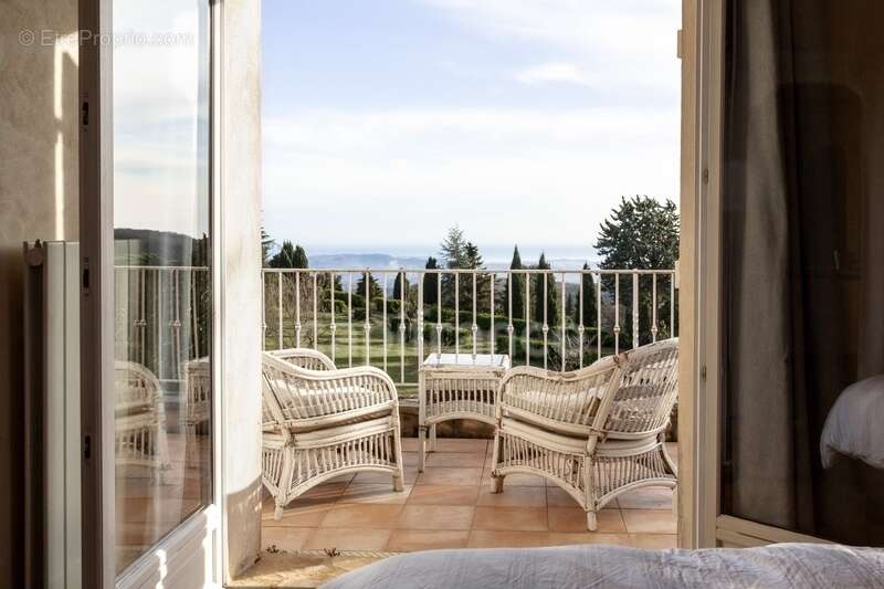 Propriete à vendre 6 pièces GOURDON (06), vue mer, jardin de 6000 m², garage - photo 5