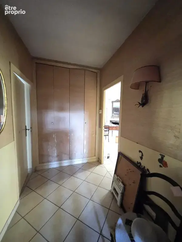 Maison familiale de caractère à Chaponost, 244 m2 habitables (304 m2 au sol total) sur terrain clos et arboré - photo 24