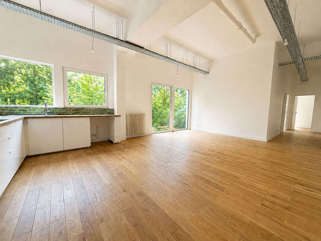 Suresnes - appartement familial 5 pièces de 92,85 m² - 3 chambres - 2 stationnements - photo 2