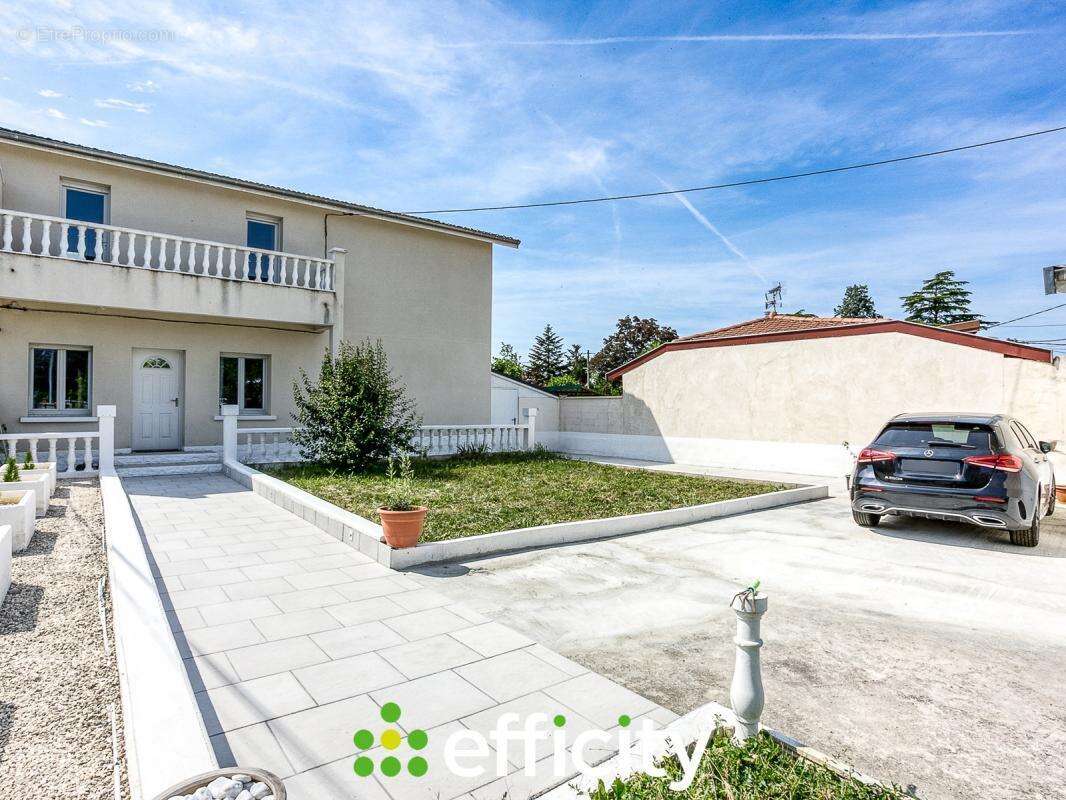 Maison à SAINT-FONS