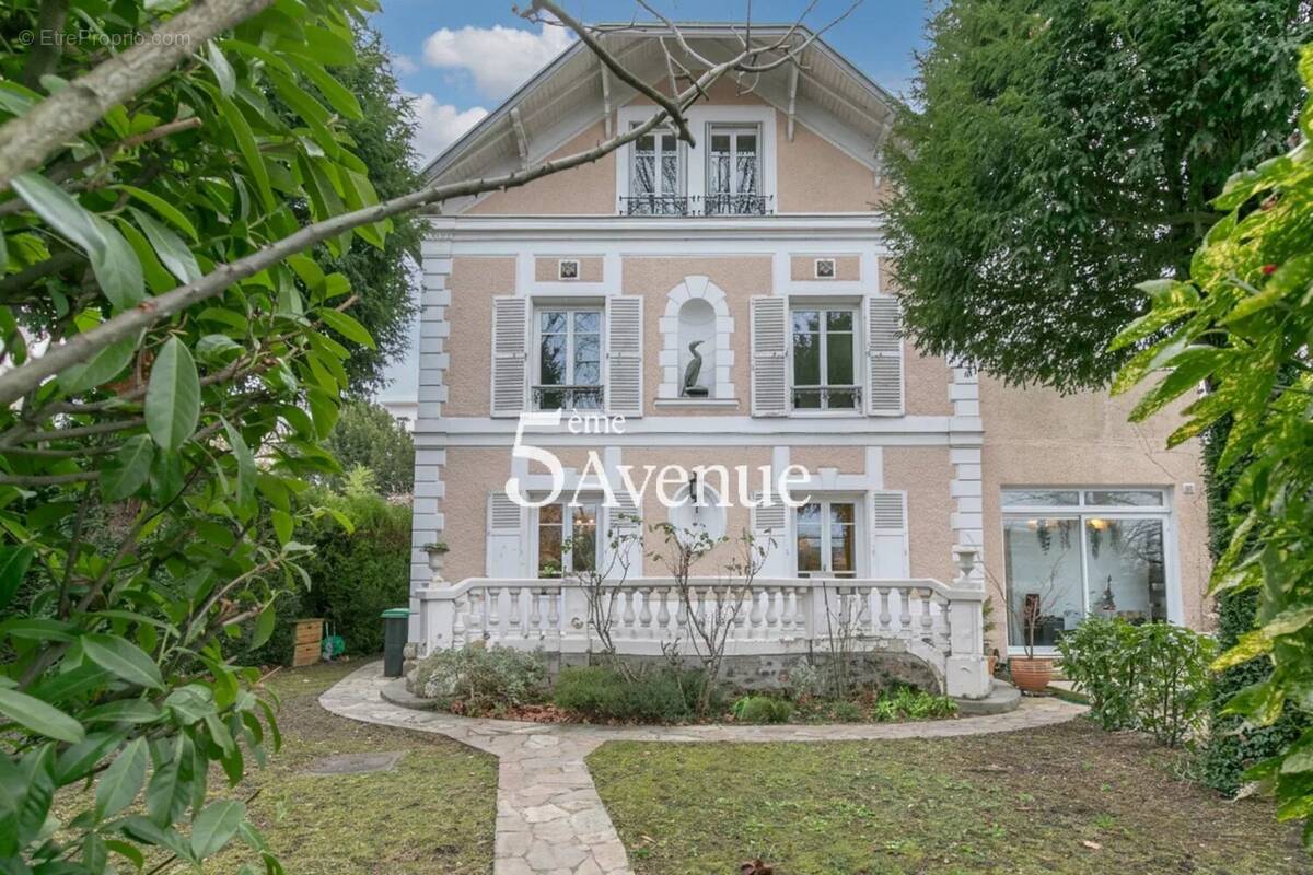 Maison à SAINT-MAUR-DES-FOSSES