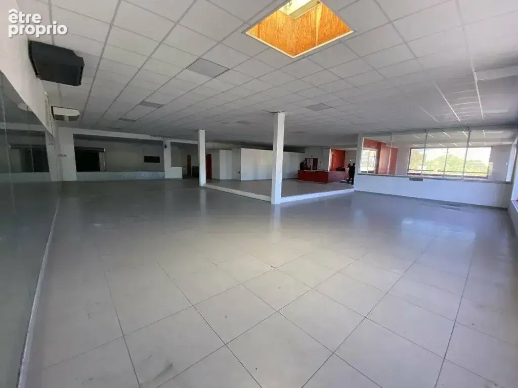 La Valette vends locaux commerciaux 1400 m2 - photo 4