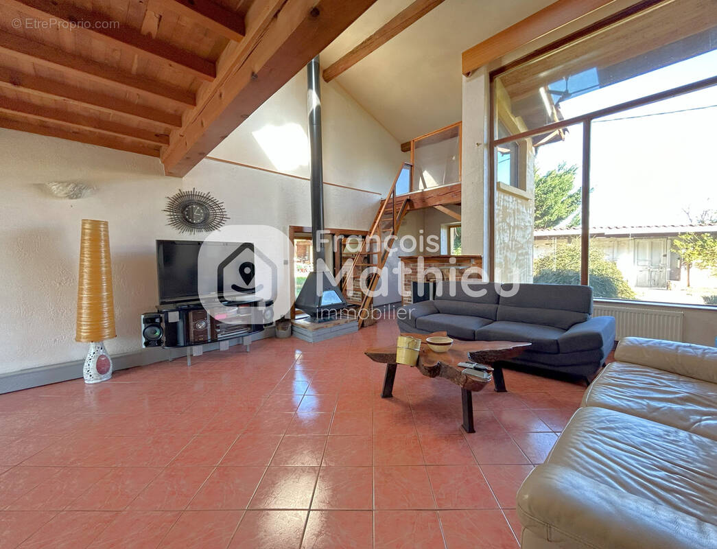 Maison à SAINT-TRIVIER-SUR-MOIGNANS