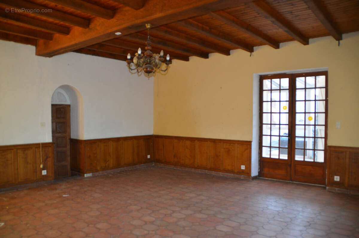Maison en pierres de plain-pied à rénover - ST JEAN D HERMINE - 85210 - photo 4