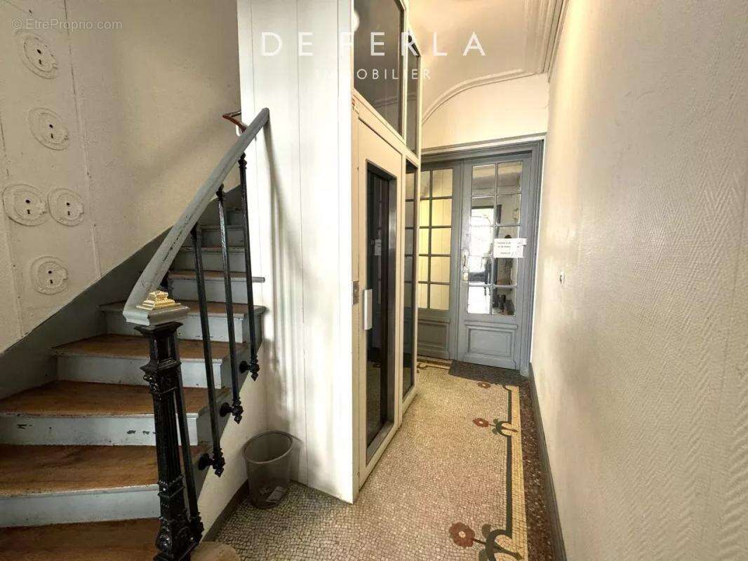 Paris XIVème: Mairie XIVème - 2 pièces au calme absolu - photo 2