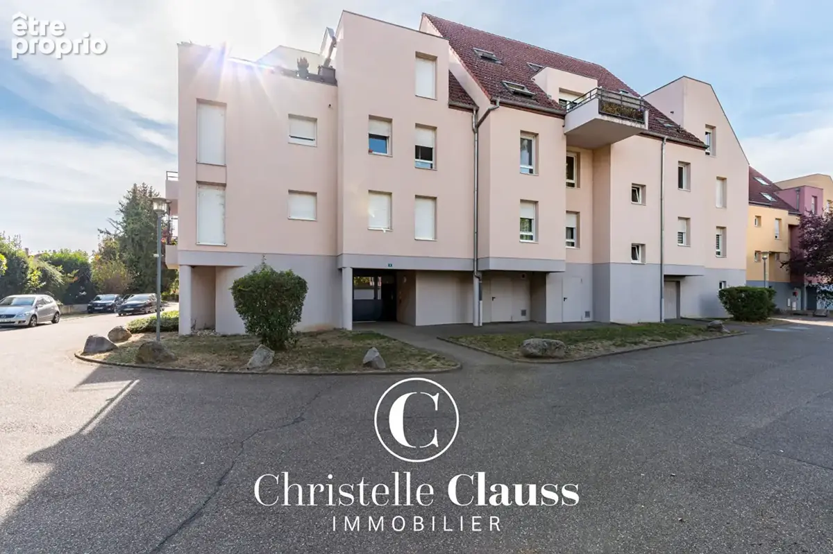 Appartement F3 rénové avec deux chambres, terrasse et garage - photo 7
