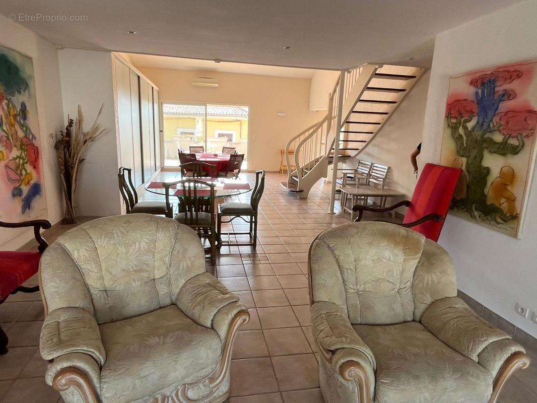 Meze, Appartement avec exceptionnel et rarissime emplacement sur le port - photo 9