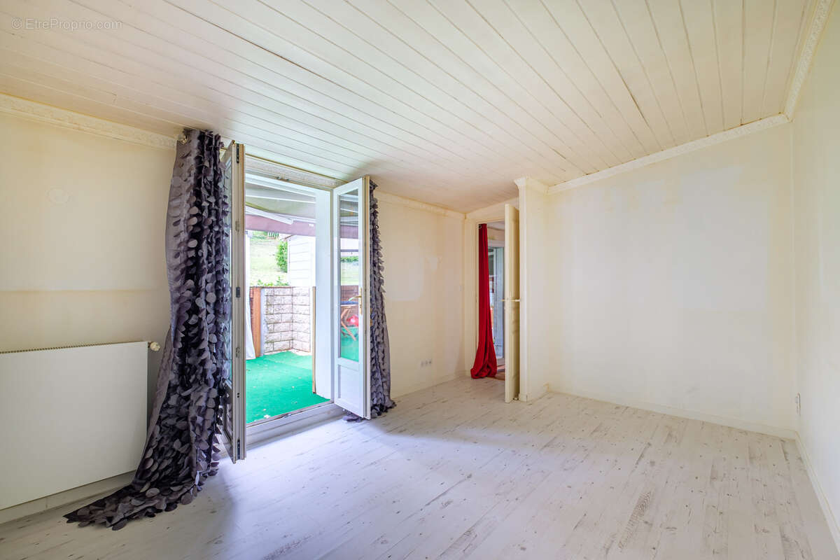 Maison à CHAMPAGNE-AU-MONT-D'OR