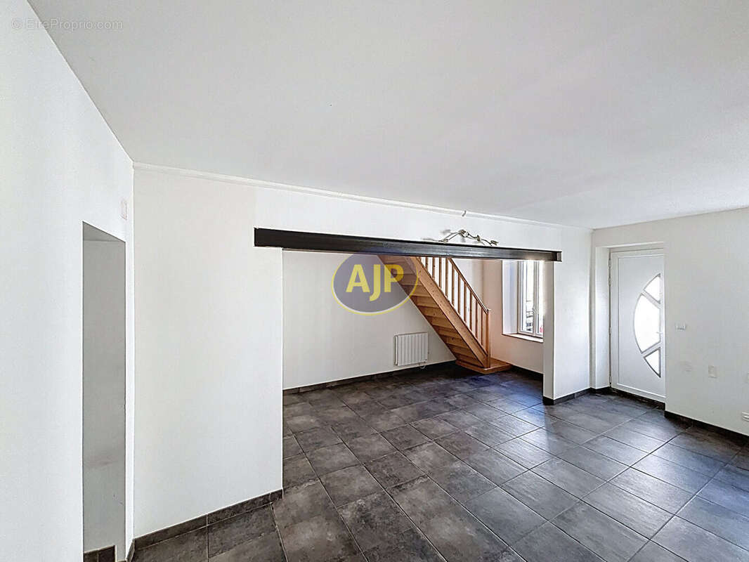 Maison à TONNAY-CHARENTE