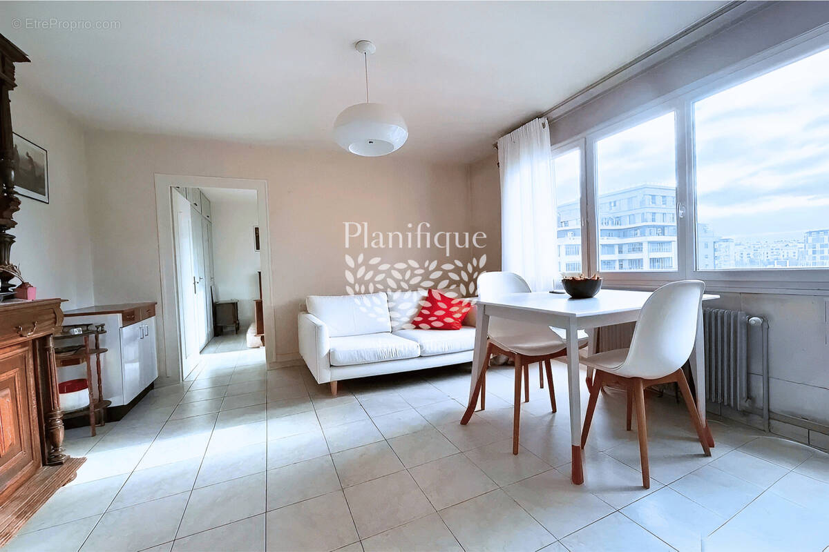 Appartement à AMBILLY