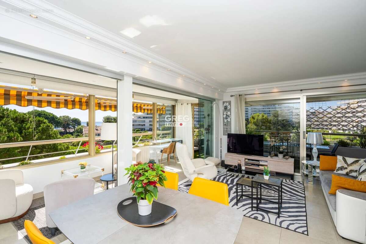Appartement à VILLENEUVE-LOUBET