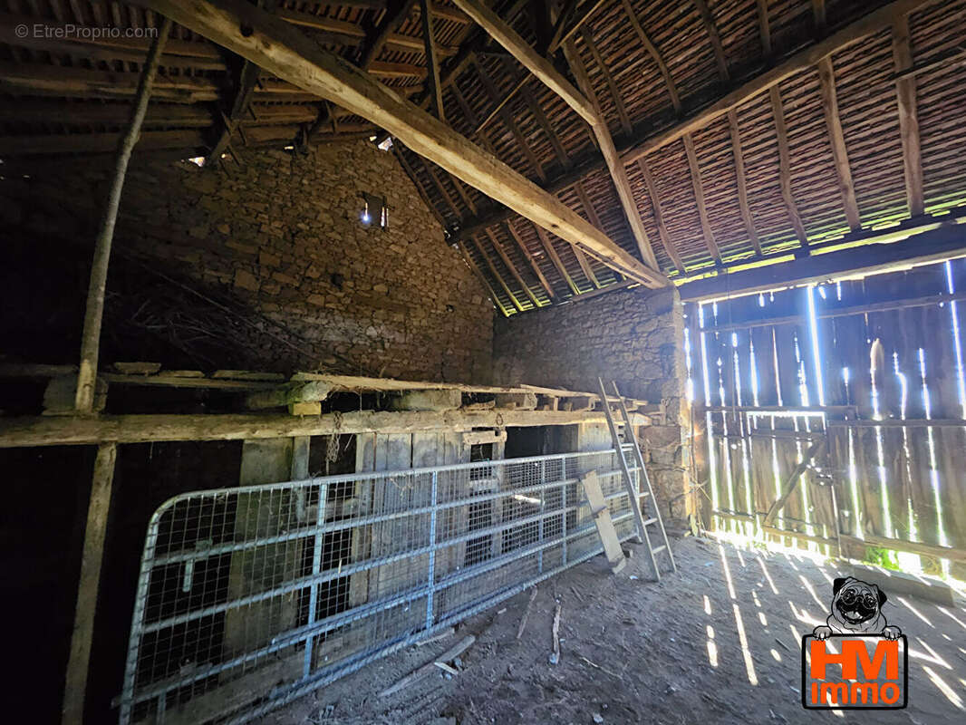 Maison à RILHAC-LASTOURS