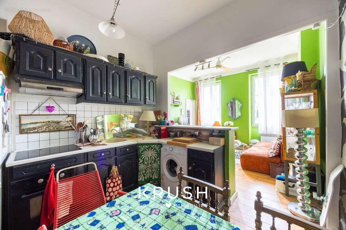 Appartement à MARSEILLE-5E