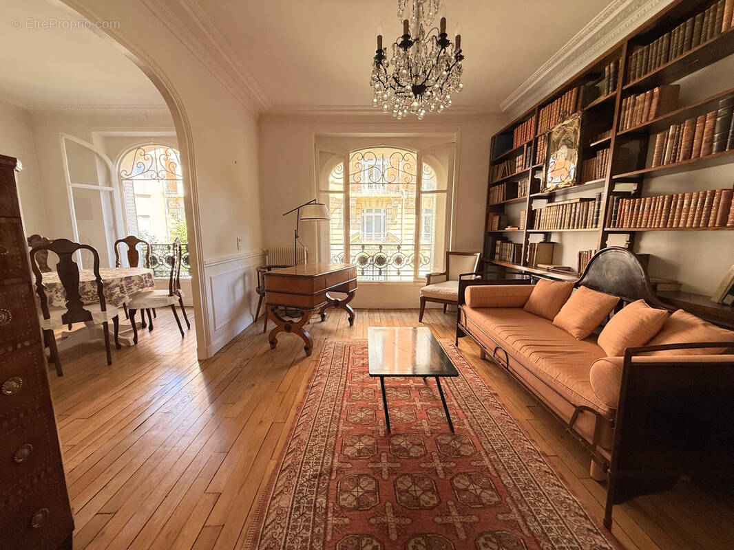 Appartement à PARIS-19E
