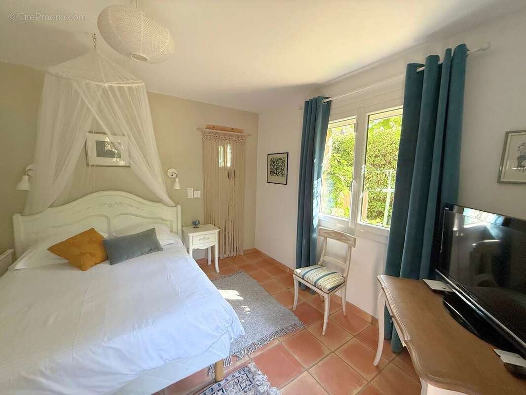 Maison à LE THOLONET