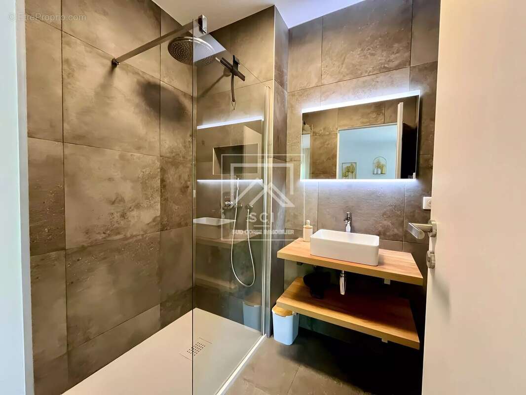 Appartement à LECCI