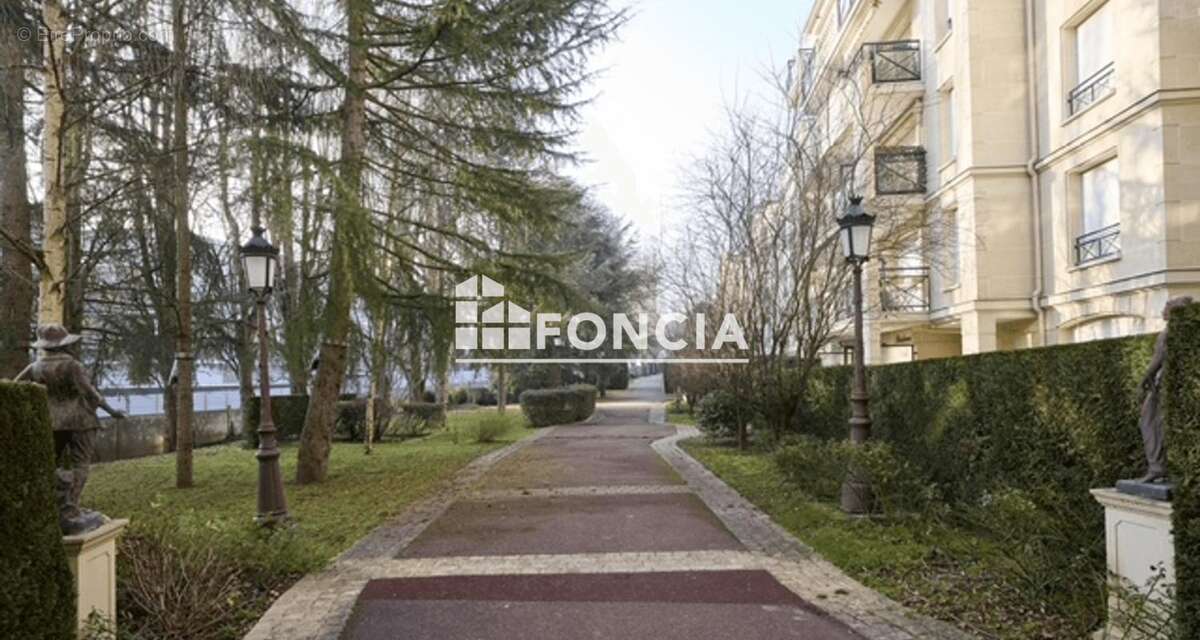 Appartement à LE PLESSIS-ROBINSON