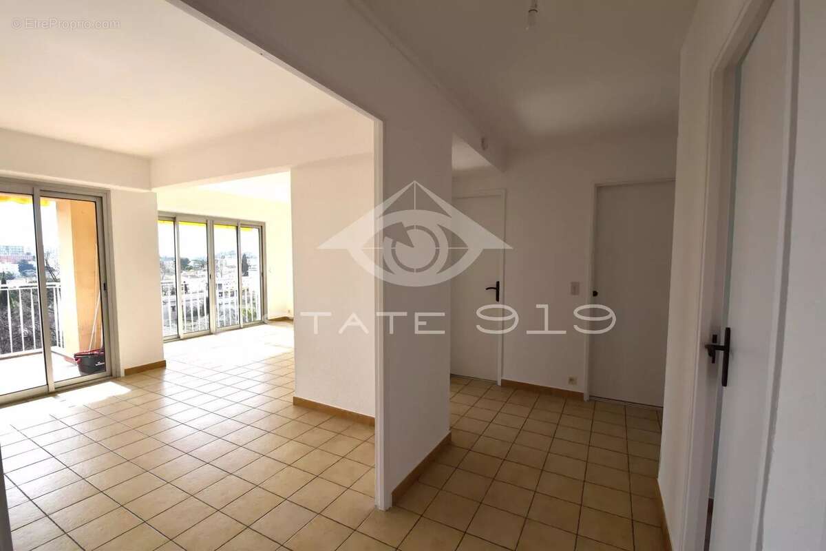 Appartement à LE CANNET