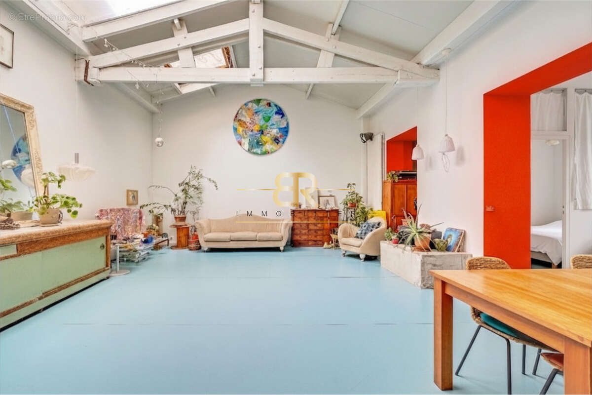 Appartement à PARIS-10E